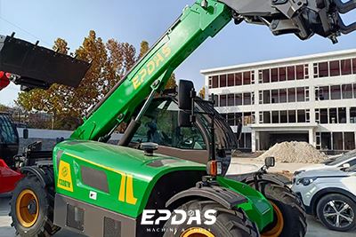 Telescopic Handler nan Fenlann